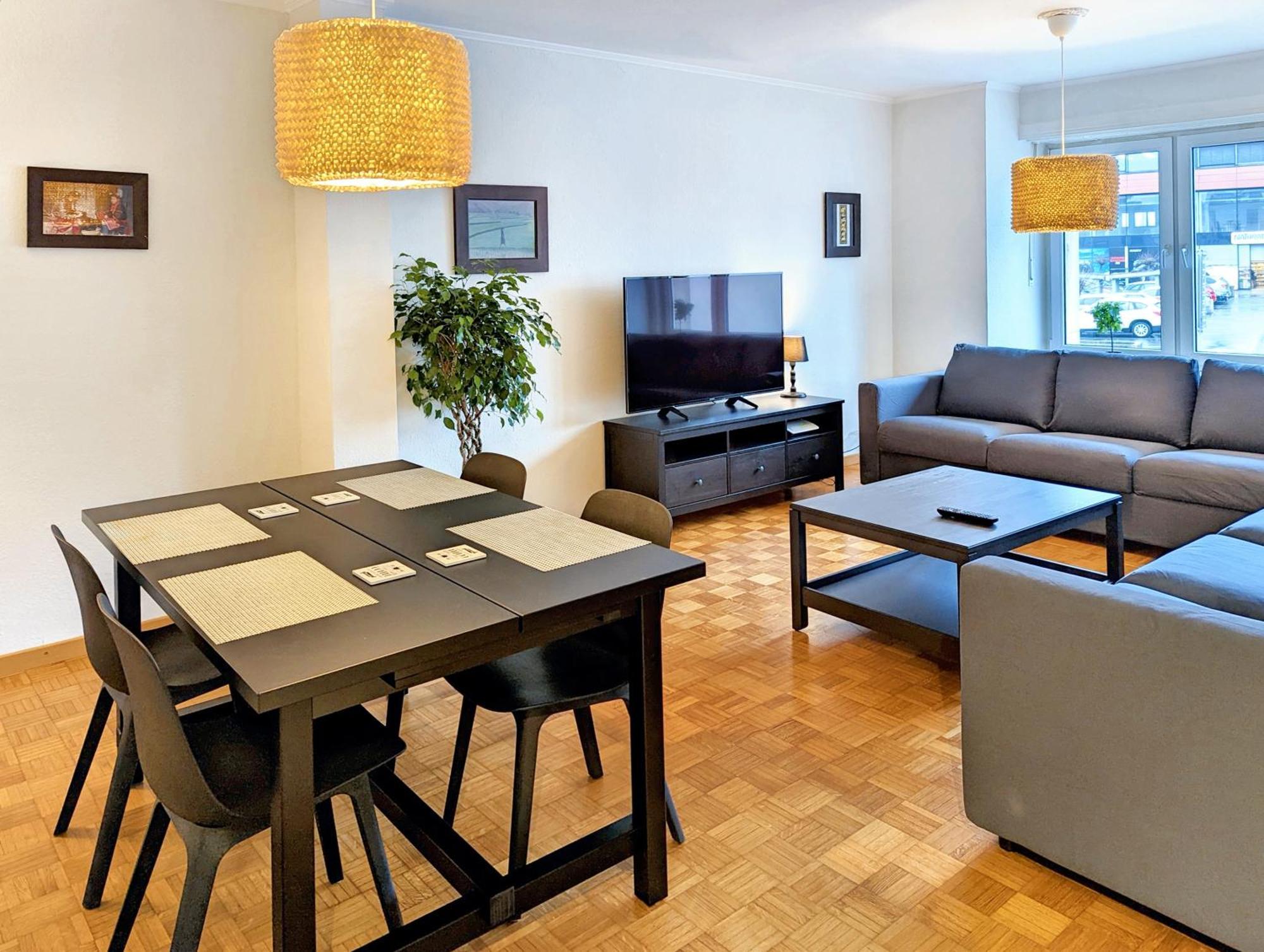 Howald 2 Bedroom With Private Garage & Garden *